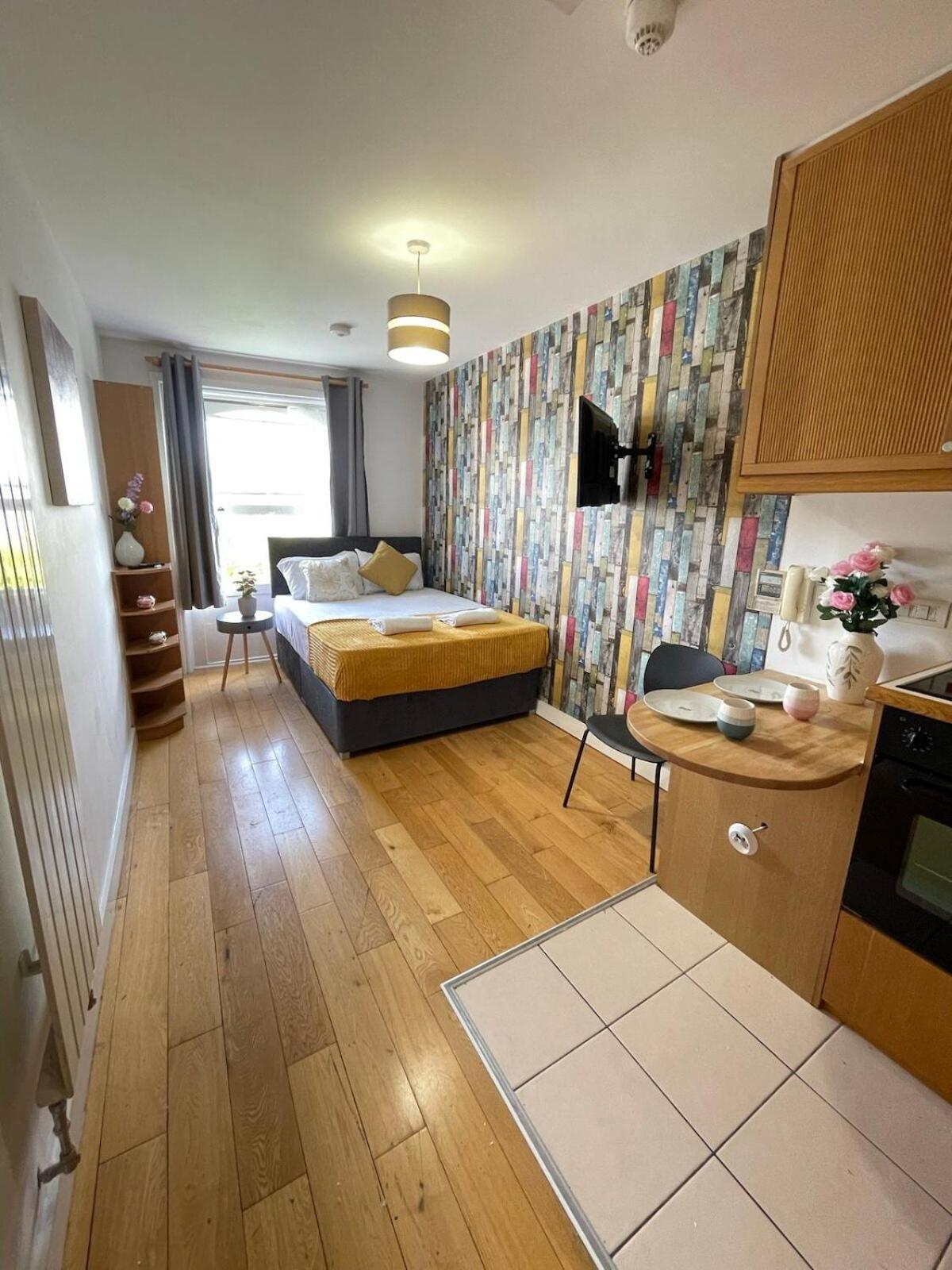 Apartment Portobello Road Artistic 'budget' *